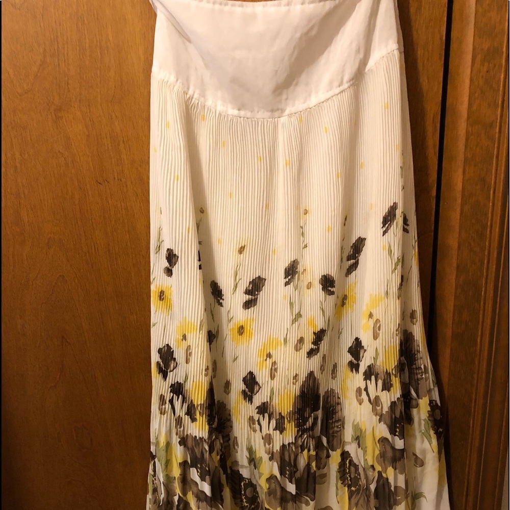 “MAGIC” MAXI SKIRT SIZE SMALL NWOT